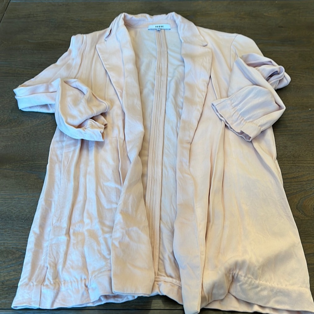 Blush pink light weight blazer with pockets!